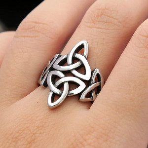 Vue Portee Bague Celtique "Nœud de la Trinité Argent Clair