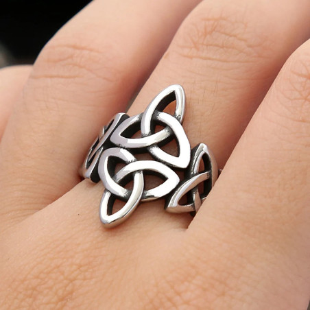 Vue Portee Bague Celtique "Nœud de la Trinité Argent Clair