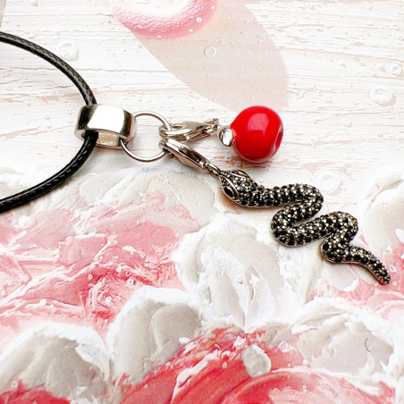 Collier Rock Gothique "Tentation Éternelle - Serpent de la Pomme Interdite"