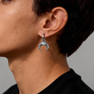 Vue Portee Boucles d’Oreilles Viking Croissant de Lune de Máni avec Opale