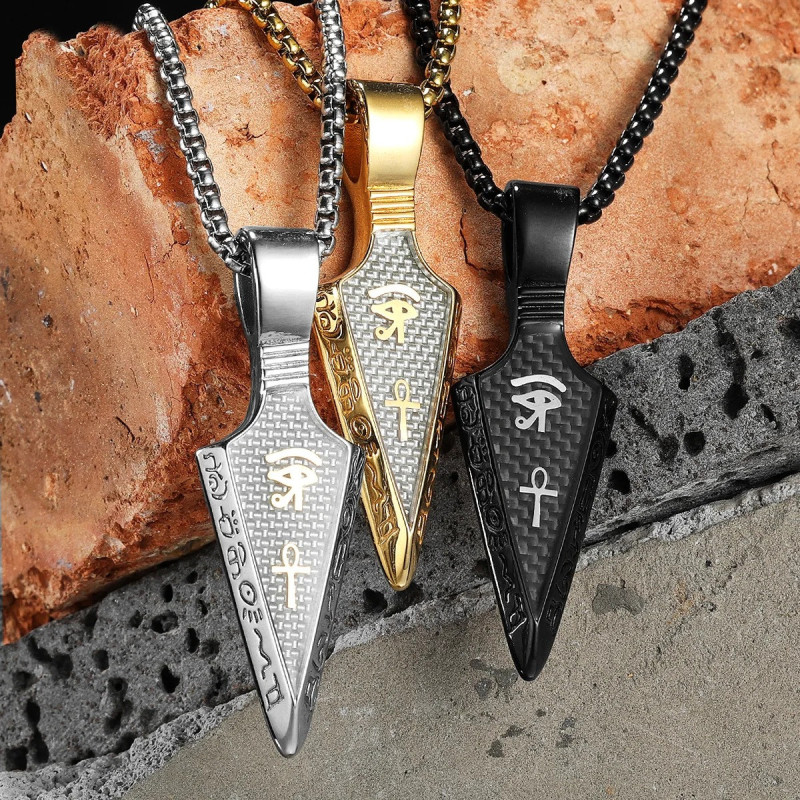 Collier Rock Gothique “Lame Sacrée d’Horus”