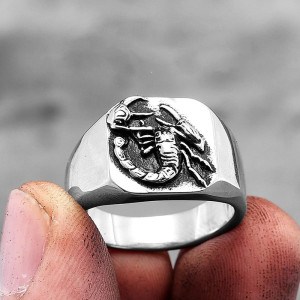 Bague Scorpion "Desert Stinger" Couleur Argent