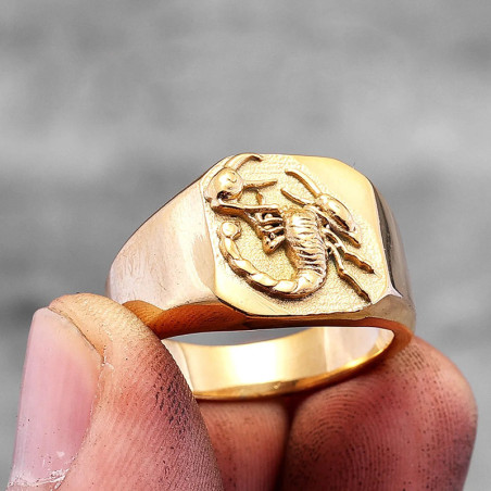 Bague Scorpion "Desert Stinger" Couleur Or