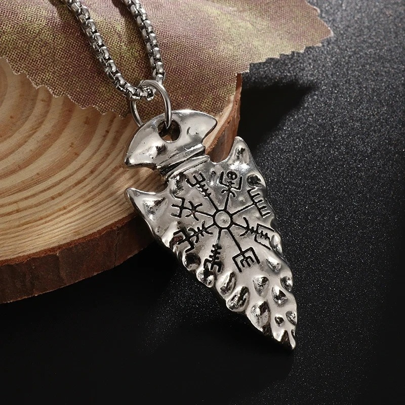 Collier Viking Vegvísir - Pendentif Pointe Runique Nordique