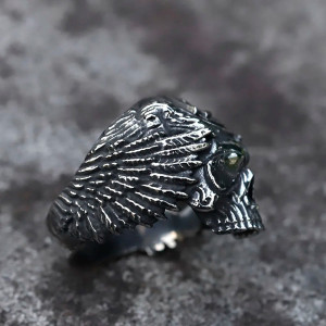 Vue Laterale Bague Tête de Mort - Valkyrie’s Valor