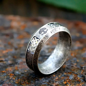 Vue de Face Bague Viking Runique "Yggdrasil Sacré" Couleur Argent