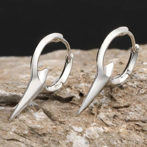 Vue de Face Boucles d’Oreilles Corbeau "Pointe du Messager d’Odin" - 3 couleurs au choix !