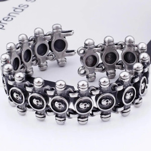 Vue de Face Bracelet Tête de Mort "Industrial Link"