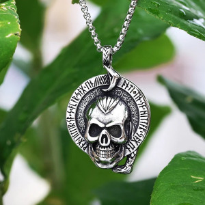 Collier Tête de Mort Viking – Crâne Vegvisir Runique