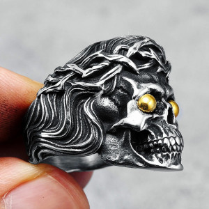 Vue laterale Bague Tête de Mort Gothique "Couronne d’Épines de l’Outre-Tombe"