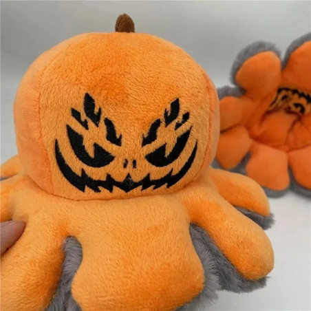 Vue de Face Peluche Tête de Mort Réversible - Citrouille Maléfique & Araignée Douce