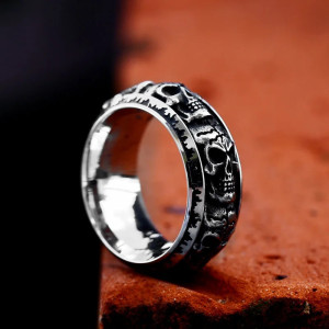 Vue Laterale Bague Tête de Mort Rotative "Couronne des Crânes"