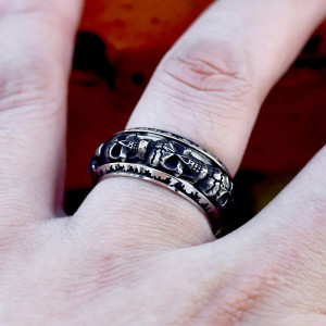Vue Portee Bague Tête de Mort Rotative "Couronne des Crânes"