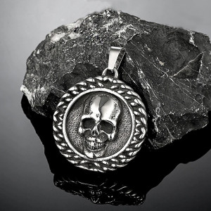 Vue de face Collier Tête de Mort "Médaillon Œil Occulte"