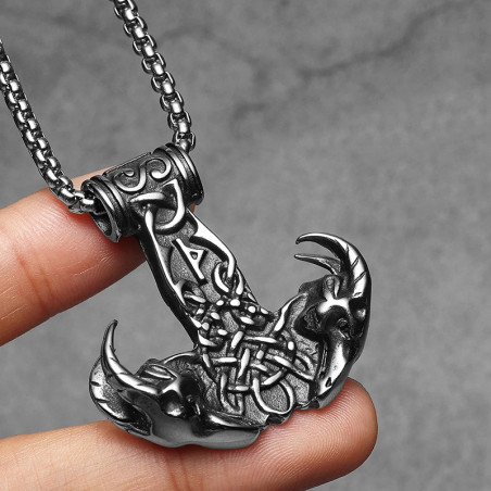 Vue laterale Collier Viking Marteau de Thor Têtes de Béliers Runique