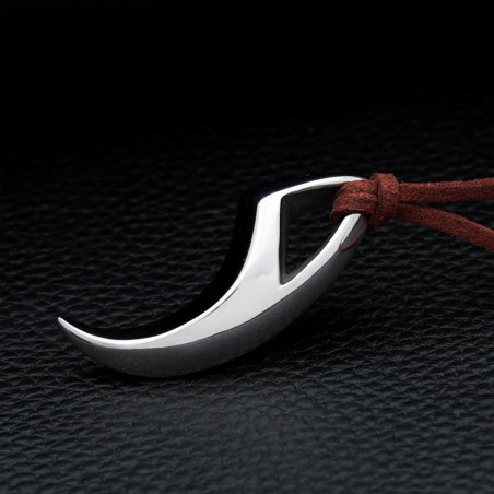 Vue Laterale Collier Viking Loup - Croc du Prédateur Nordique