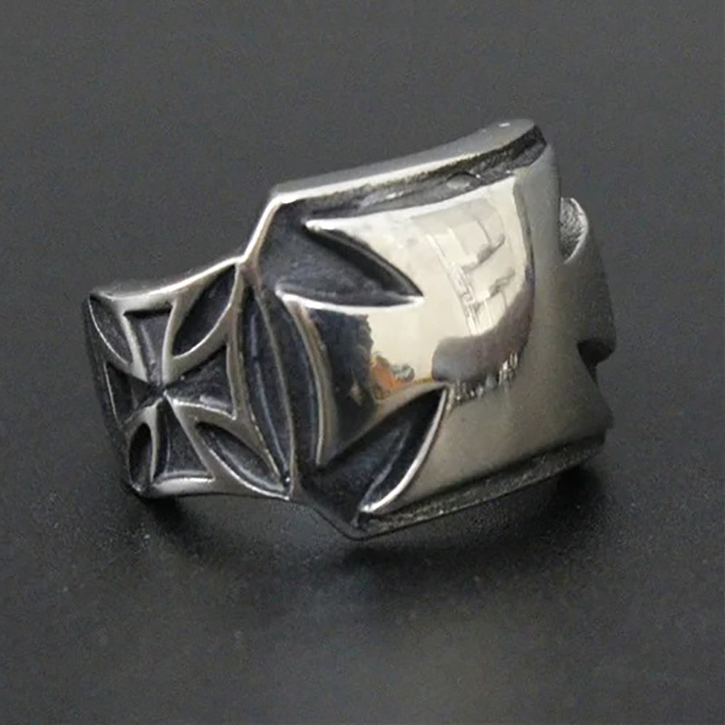 Bague Motard Croix de Fer | Bijou Biker Acier Rebelle !