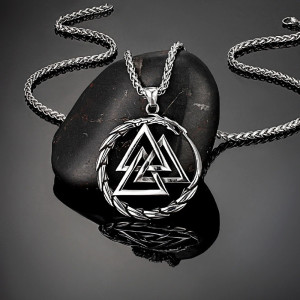 Collier Viking Valknut Couronne d’Odin Modele 2 Couleur Argent