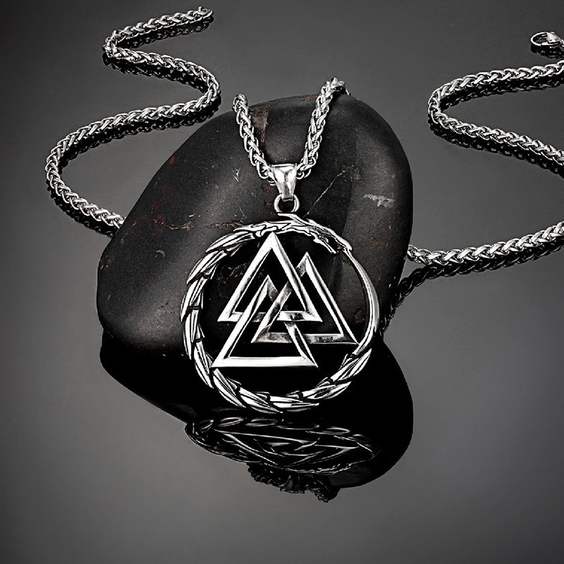 Collier Viking Valknut Couronne d’Odin Modele 2 Couleur Argent