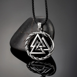 Collier Viking Valknut Couronne d’Odin Modele 1 Couleur Argent