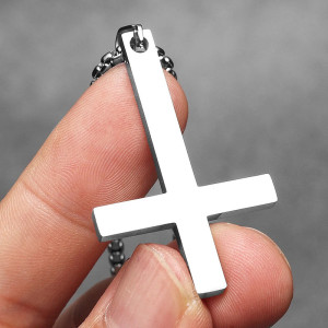 Vue Arrierre Pendentif Croix Anti-Christ "Pentacle de Profanation" - 3 couleurs au choix !