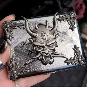 Magnifique Étui à cigarettes Gothique Oni Shogun