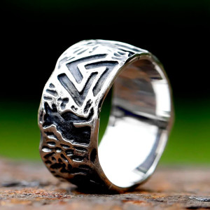 Vue Laterale Bague Viking "Morsure du Dragon du Valknut"