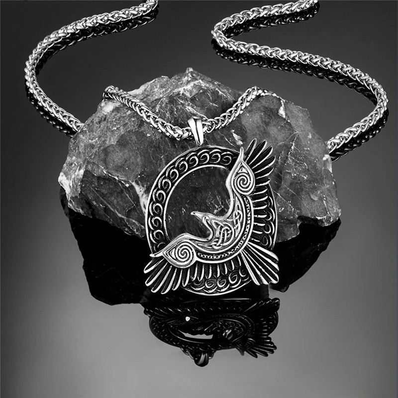 Collier Viking Corbeau Sacré Cercle Runique Couleur Argent