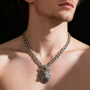 Vue Portee Collier Viking Loup - Regard du Loup Dominant