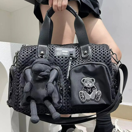 Sac de Sport Tête de Mort Gothique "Peluche Sombre Suspendue"