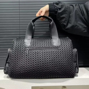 Vue arrière du Sac de Sport Tête de Mort Gothique Peluche Sombre Suspendue