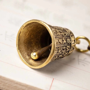 vue intérieur du Porte-clé Cloche Tibétaine “Mantra des Âmes Perdues”