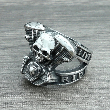 Vue generale Bague Tête de Mort Motard - Moteur V-Twin Rider Éternel