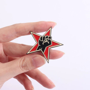 Vue de Face Pins Tête de Mort Rock - Étoile Poing Rebelle