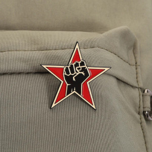 Pins Tête de Mort Rock - Étoile Poing Rebelle