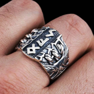 Vue Portee Bague Viking Tyr