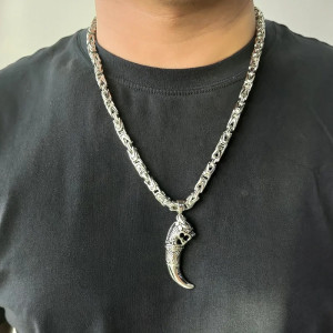 Vue portee Collier Loup Argent 925 "Croc du Loup Ancestral"
