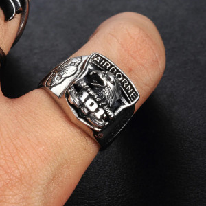 Vue portee Bague Motard Airborne - Aigle 101e Division Éternelle