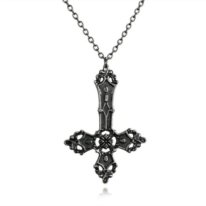 Vue detaille Pendentif Croix Anti-Christ - Pendentif Croix Gothique Noire