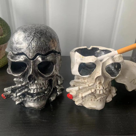 Avant Cendrier Tête de Mort – Crâne Fumeur Osseux Rebelle - 2 couleurs au choix !