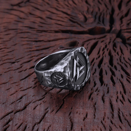 Vue Laterale Bague Viking "Sceau du Valknut Ancien"