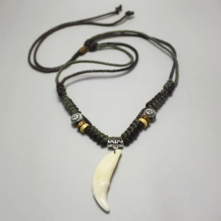 Collier Viking Loup "L'Héritage d'Ulf-Vakt : Le Croc de Fenris" Couleur Blanc