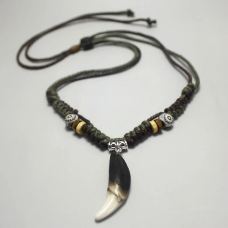 Collier Viking Loup "L'Héritage d'Ulf-Vakt : Le Croc de Fenris" Couleur Noir
