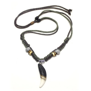 Vue generale Collier Viking Loup "L'Héritage d'Ulf-Vakt : Le Croc de Fenris" Couleur  Noir