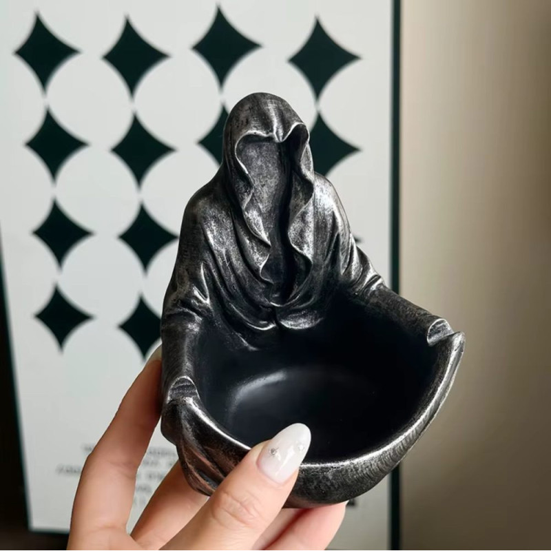 Cendrier Goth Faucheuse Silencieuse des Cendres