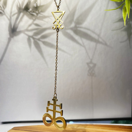 Vue de Face Pendentif Croix Anti-Christ "Le Sceau de Soufre" Couleur  Or