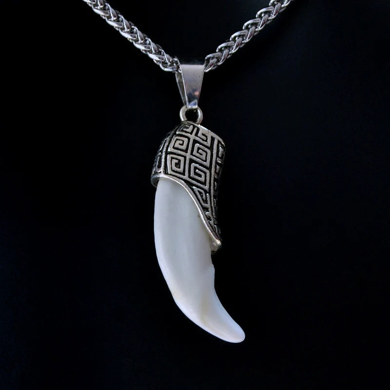 Collier Viking Loup L'Héritage d'Ulf-Vakt : Le Labyrinthe d'Asgard Modele 2
