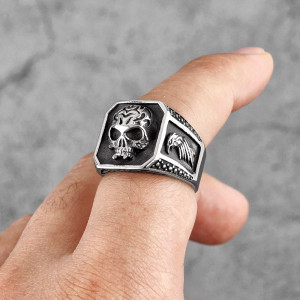 Vue Portee Bague Motard Tête de Mort "Skull Hellfire Aigle Rebelle"