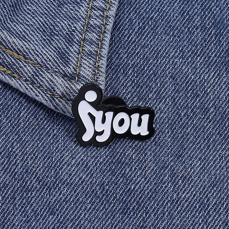 Pins Rebelle Fun "Fuck You Cartoon"