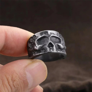 Bague Tête de Mort "Crâne Brut Décharné"